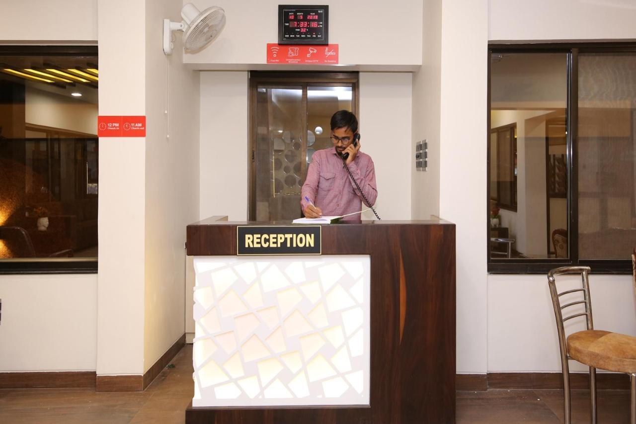 Capital O 36691 Hotel Aashirwad Inn Jabalpur Buitenkant foto