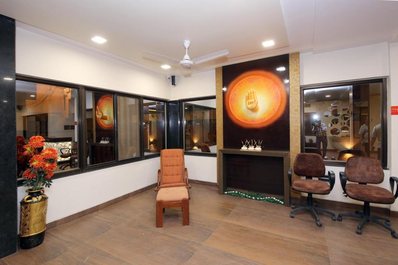 Capital O 36691 Hotel Aashirwad Inn Jabalpur Buitenkant foto